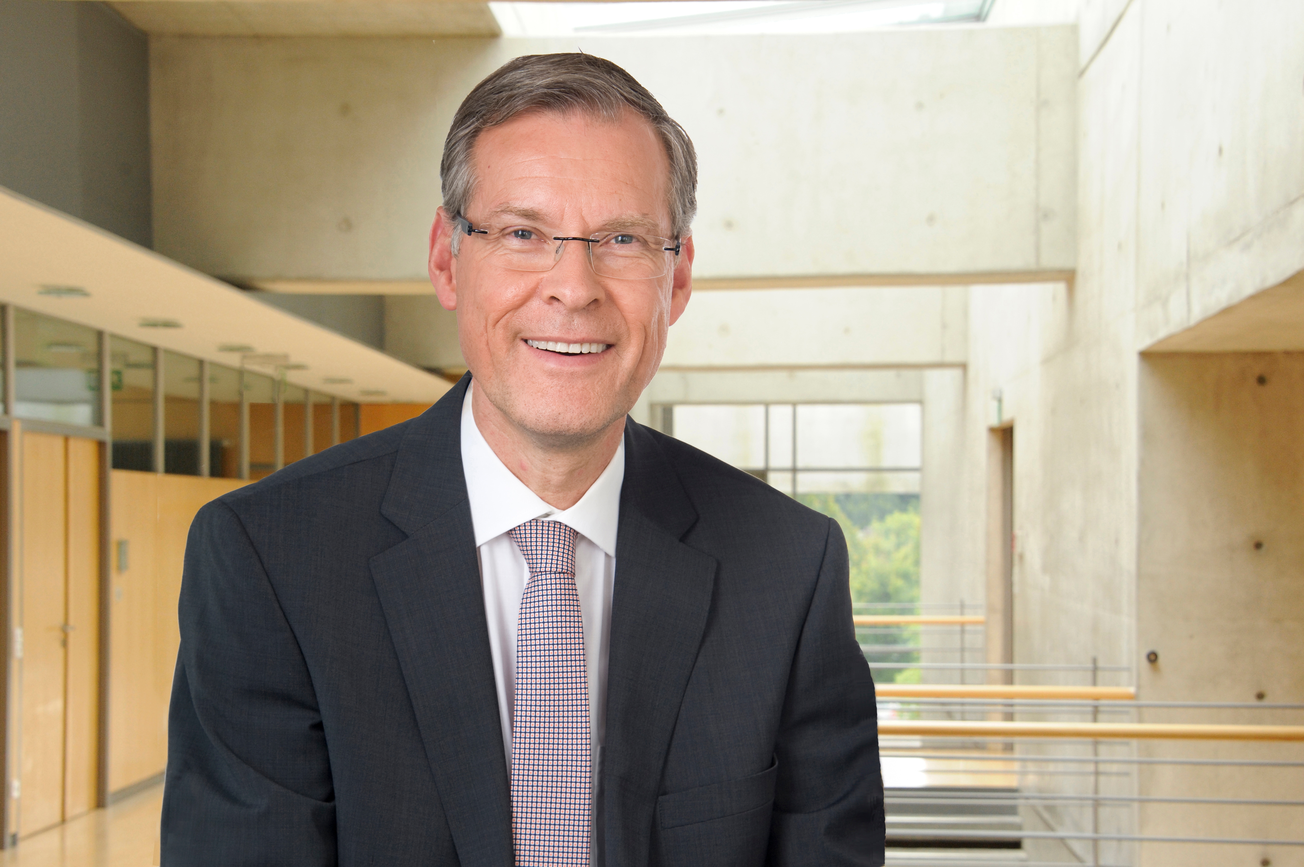 Portrait von Landrat Sven-Georg Adenauer