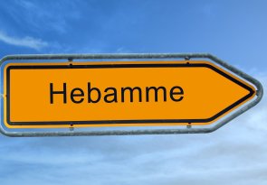 Strassenschild 8 - Hebamme