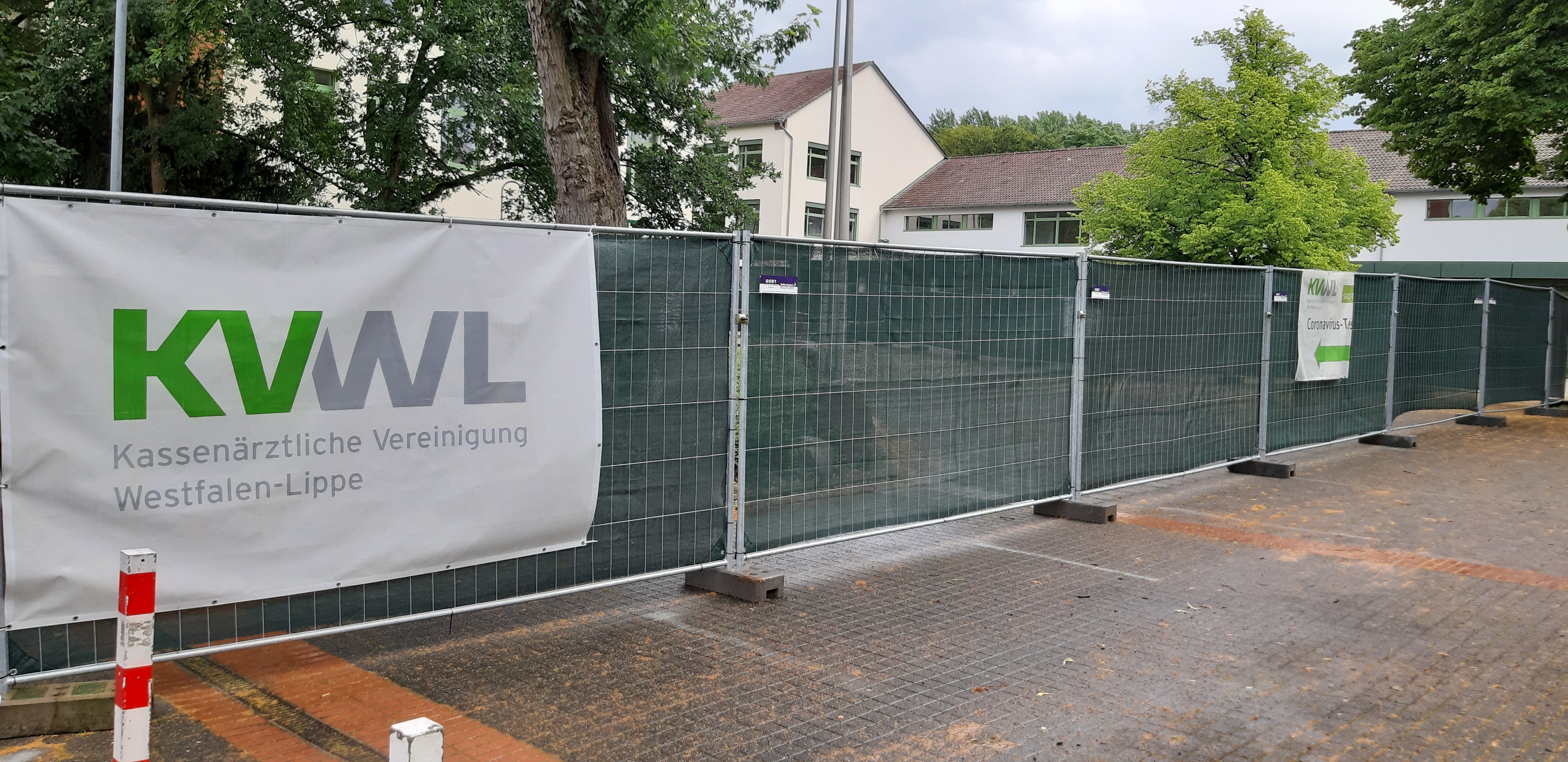 Bereich vor dem KVWL-Diagnosezentrum am Carl-Miele-Berufskolleg