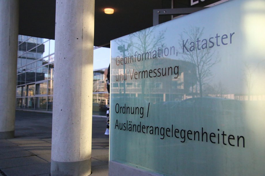 Eingangsschild Ausländerbehörde Kreis Gütersloh.