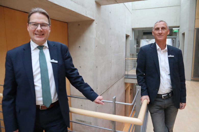 Björn Haller und Fred Kupczyk vom Jobcenter Kreis Gütersloh