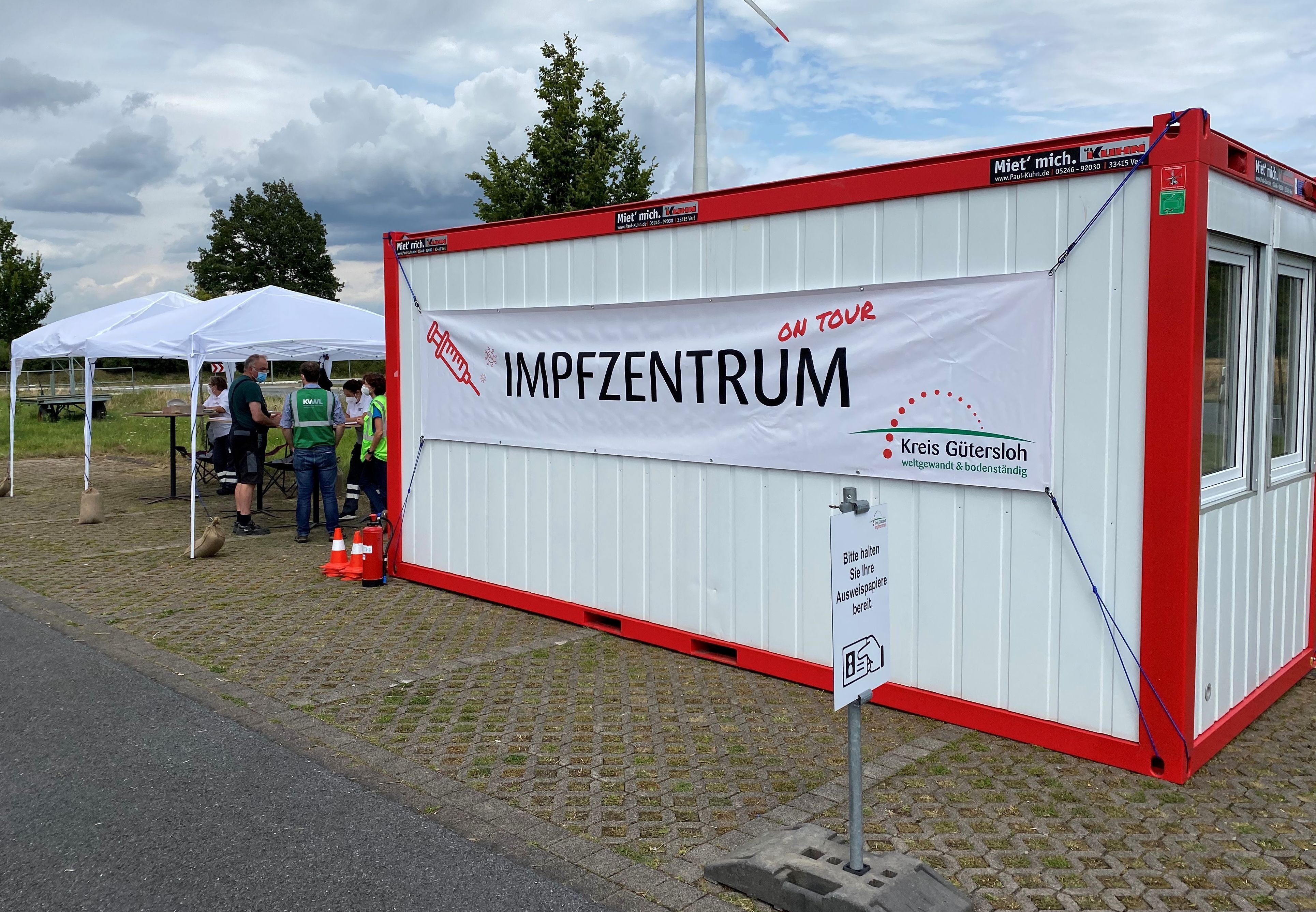 Der Impfcontainer steht nur noch bis Mittwoch, 25. August, auf dem Gelände des Unternehmens Bessmann in Marienfeld.