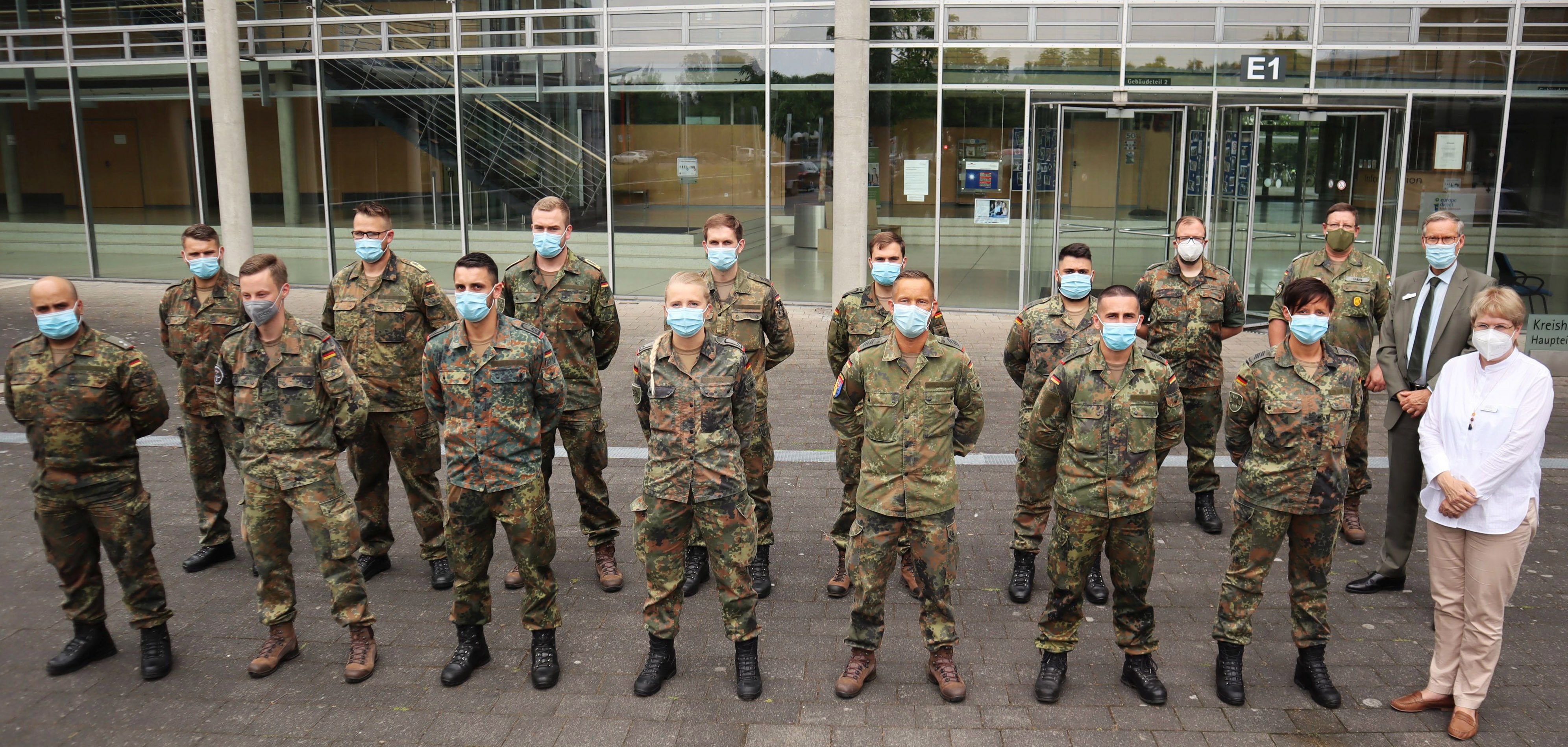 Bundeswehr vor Kreishaus