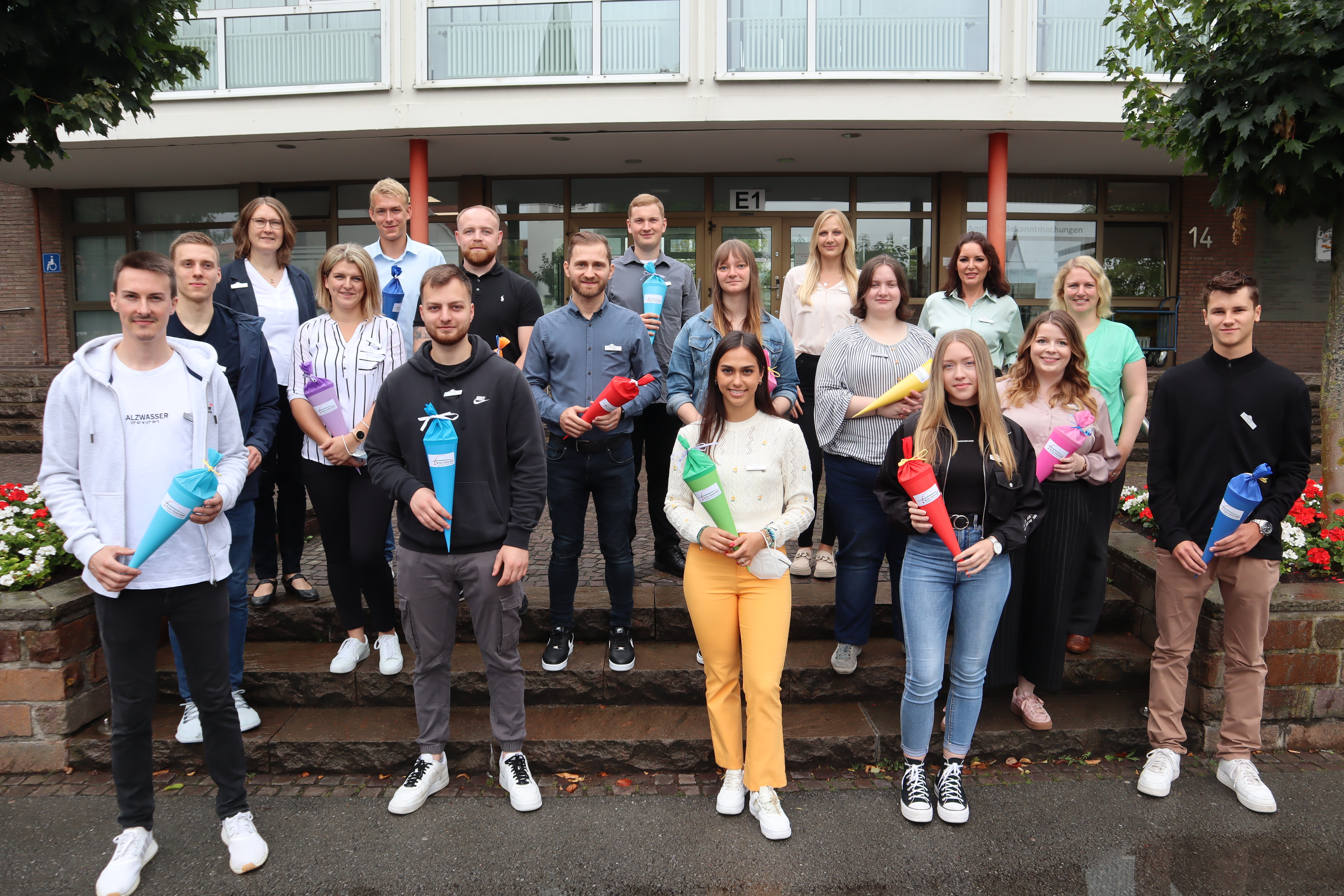 Kreisdirektorin Susanne Koch begrüßte heute zusammen mit den Ausbildungsleiterinnen Sarah Hahne und Simone Kramer sowie Selina Niermann aus der Abteilung Personal und Organisation die neuen Auszubildenden. Foto neue Azubis
