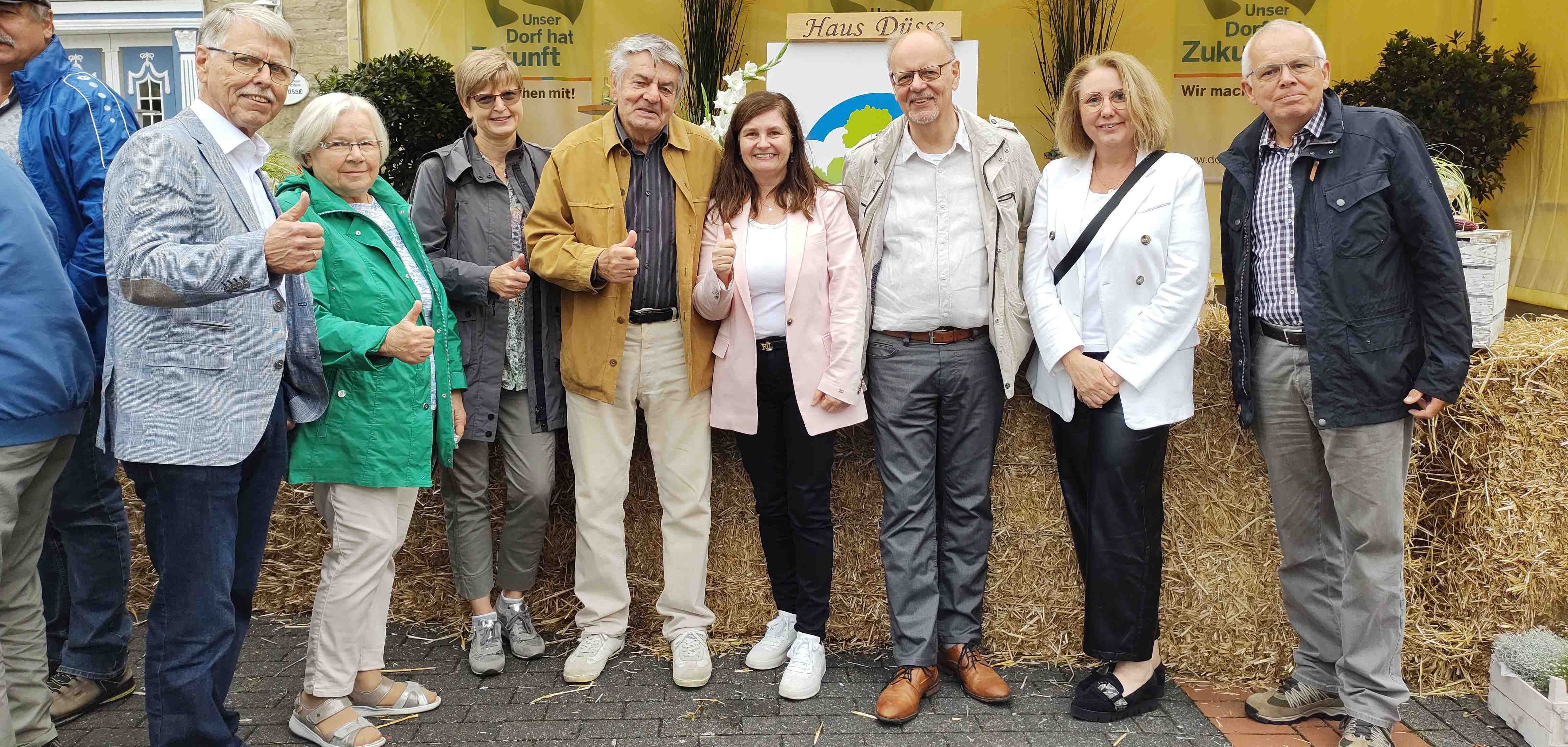 Dorfwettbewerb NRW Sieger werden bekannt gegeben in Bad Sassendorf, hier Delegation aus Stukenbrock-Senne Dorfwettbewerb NRW Sieger werden bekannt gegeben in Bad Sassendorf, hier Delegation aus Stukenbrock-Senne