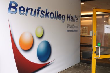 Das Berufskolleg Halle (Westf.) ist eins von fünf Berufskollegs im Kreis Gütersloh.