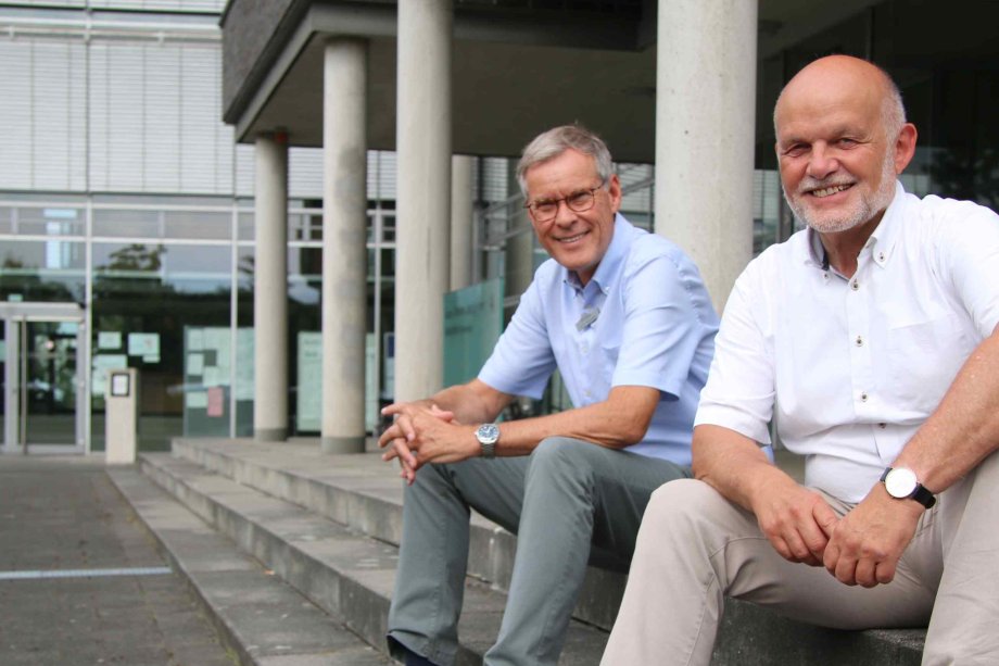 Landrat Sven-Georg Adenauer verabschiedete Bernhard Bußwinkel, Abteilungsleiter Bauen, Wohnen und Immissionen.