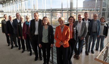 Gruppenfoto im Kreishaus Gütersloh