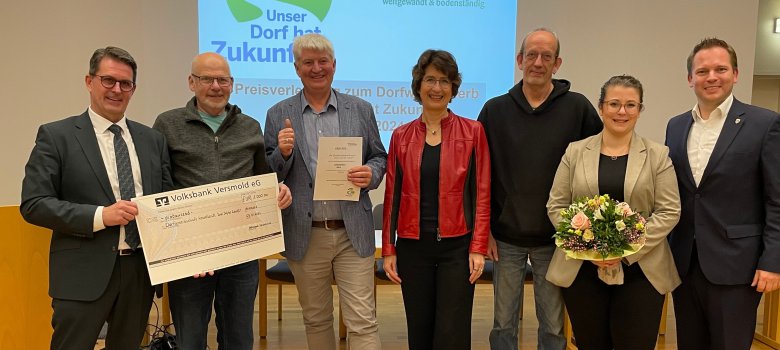 Die Gruppe aus Hesselteich im Kreishaus Wiedenbrück