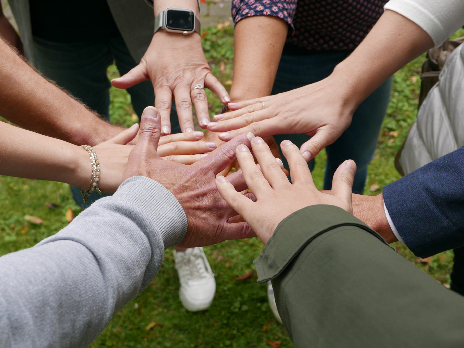 Hände zusammen