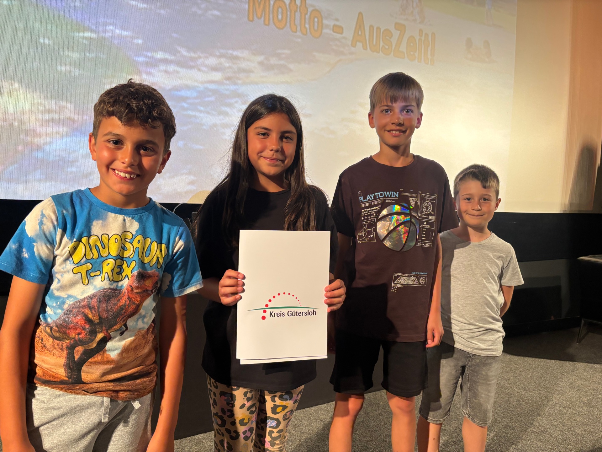 Kinder im Bambi-Kino