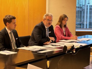 Foto aus dem Sitzungssaal während der Kreiswahlausschuss tagt.