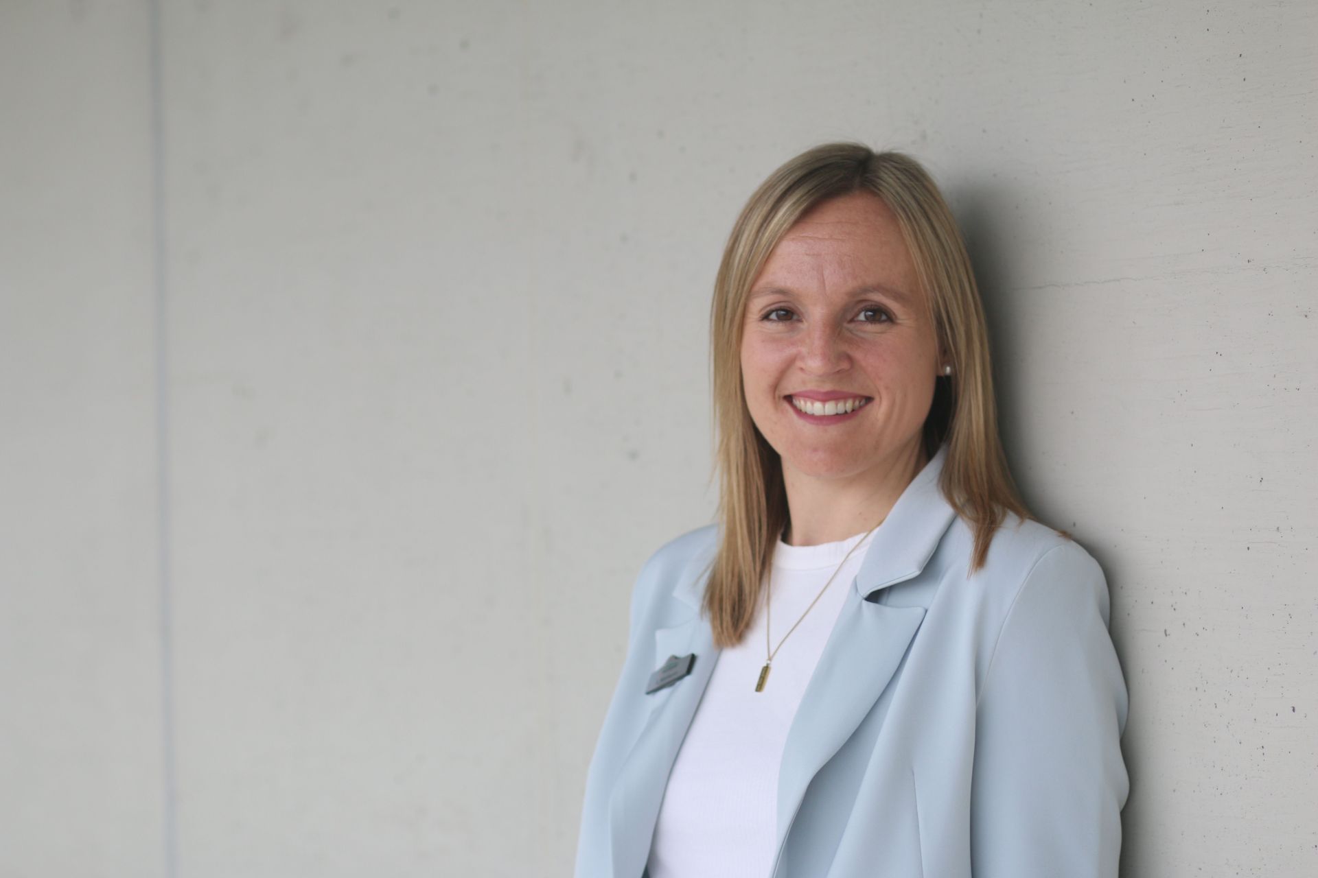 Sarah Niermann, neue Personalchefin, abgelichtet im Foyer des Kreishauses Gütersloh. 