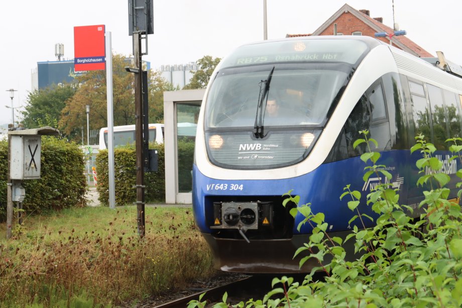 Nordwestbahn am Bahnhof Borgholzhausen