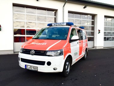 Bild: Notarzteinsatzfahrzeug Harsewinkel - Link öffnet seitenüberlagerndes Dialog-Fenster
