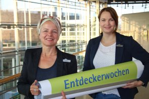 Ingrid Weitzel (Bildungsbüro) und Kim Nadine Ortmeier (KEK)