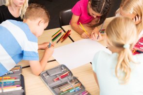 Kinder in der Grundschule Symbolbild Leistungsarten