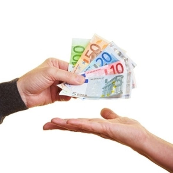 Geldscheine auf die Hand geben Geldscheine auf die Hand geben