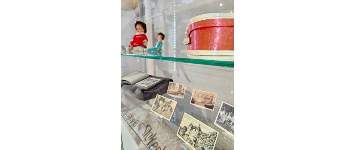 Verschiedene Objekte in der Ausstellung "Kinderverschickung im Kreis Gütersloh nach 1945". (Kreis Gütersloh)