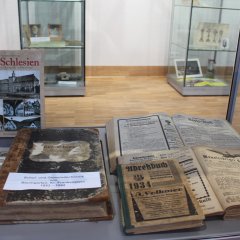 Eine Ausstellung zeigte Historisches, Wertvolles und Kurioses aus den Beständen des Stadt- und Kreisarchivs