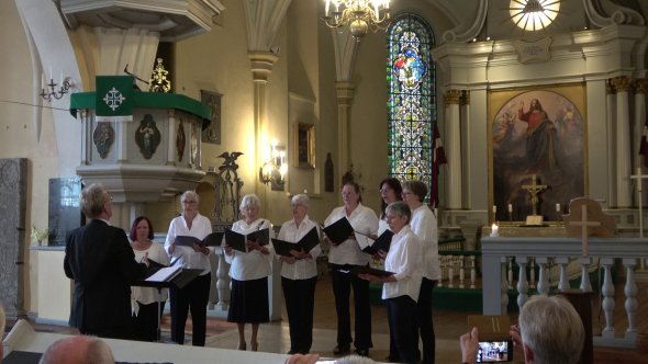 Der (etwas verkleinerte) Chor in der Kirche von Valmiera.