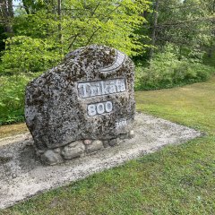 Stein 800 Jahre Trikata