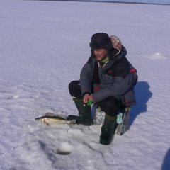 Eisangeln auf dem Burtnieku-See