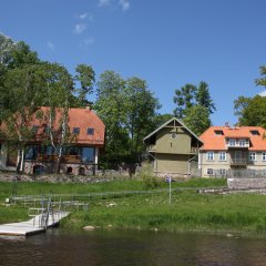 Museumsgebäude an der Gauja