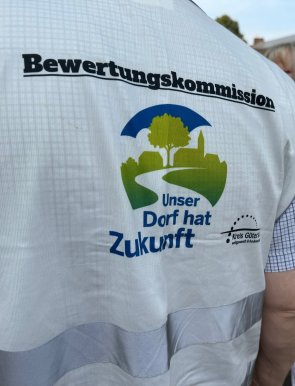 Weste der Bewertungskommission mit Logo