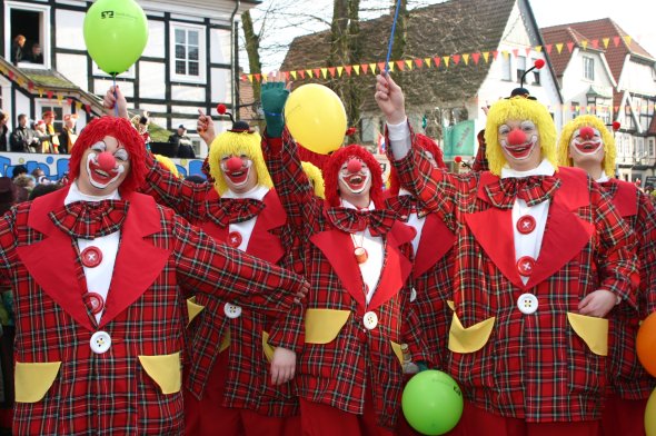 Clowns beim Karnevalsumzug in Rietberg